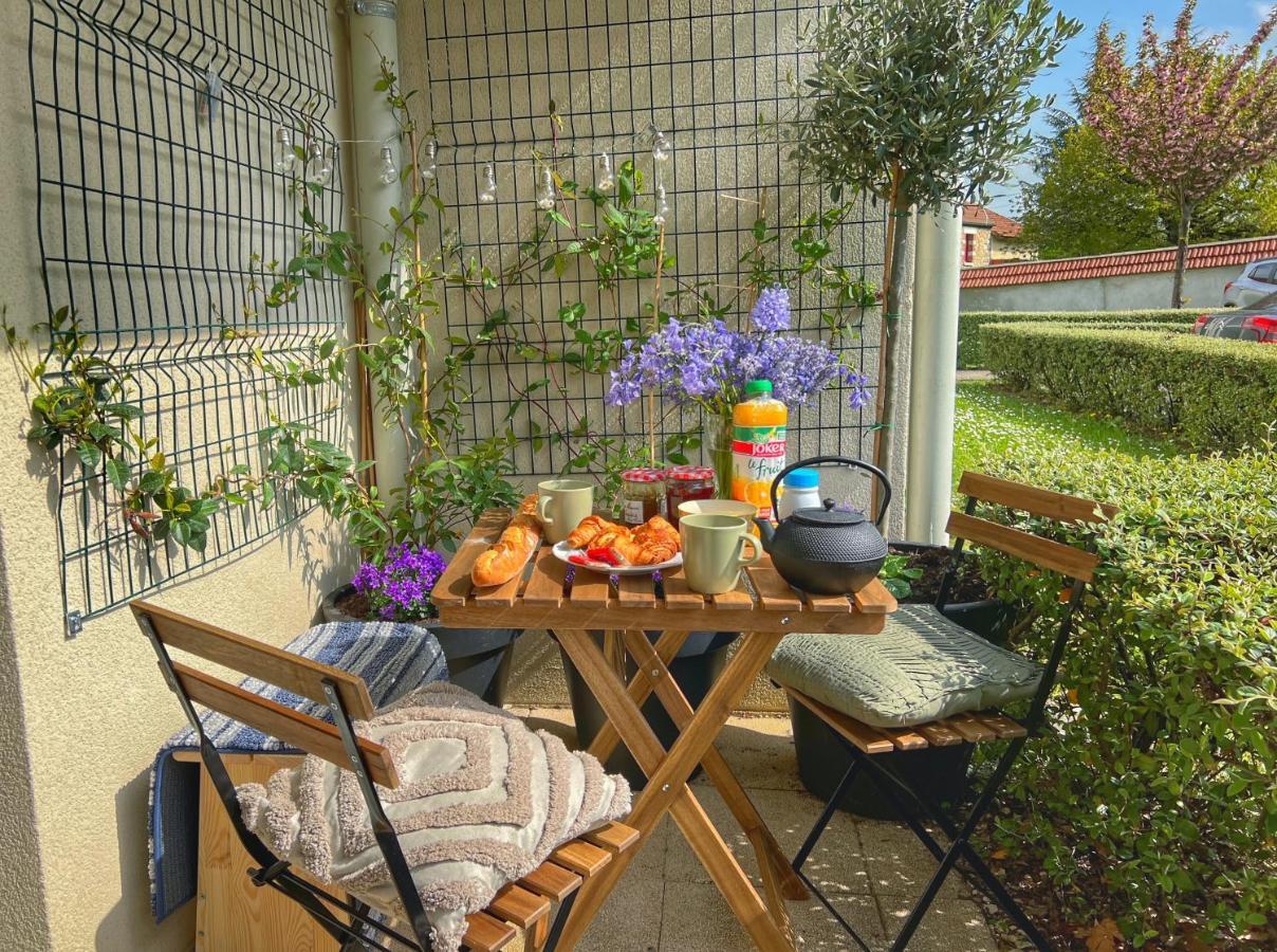 La Voulzie Appartement - Proche Centre Avec Parking Prive Provins Esterno foto