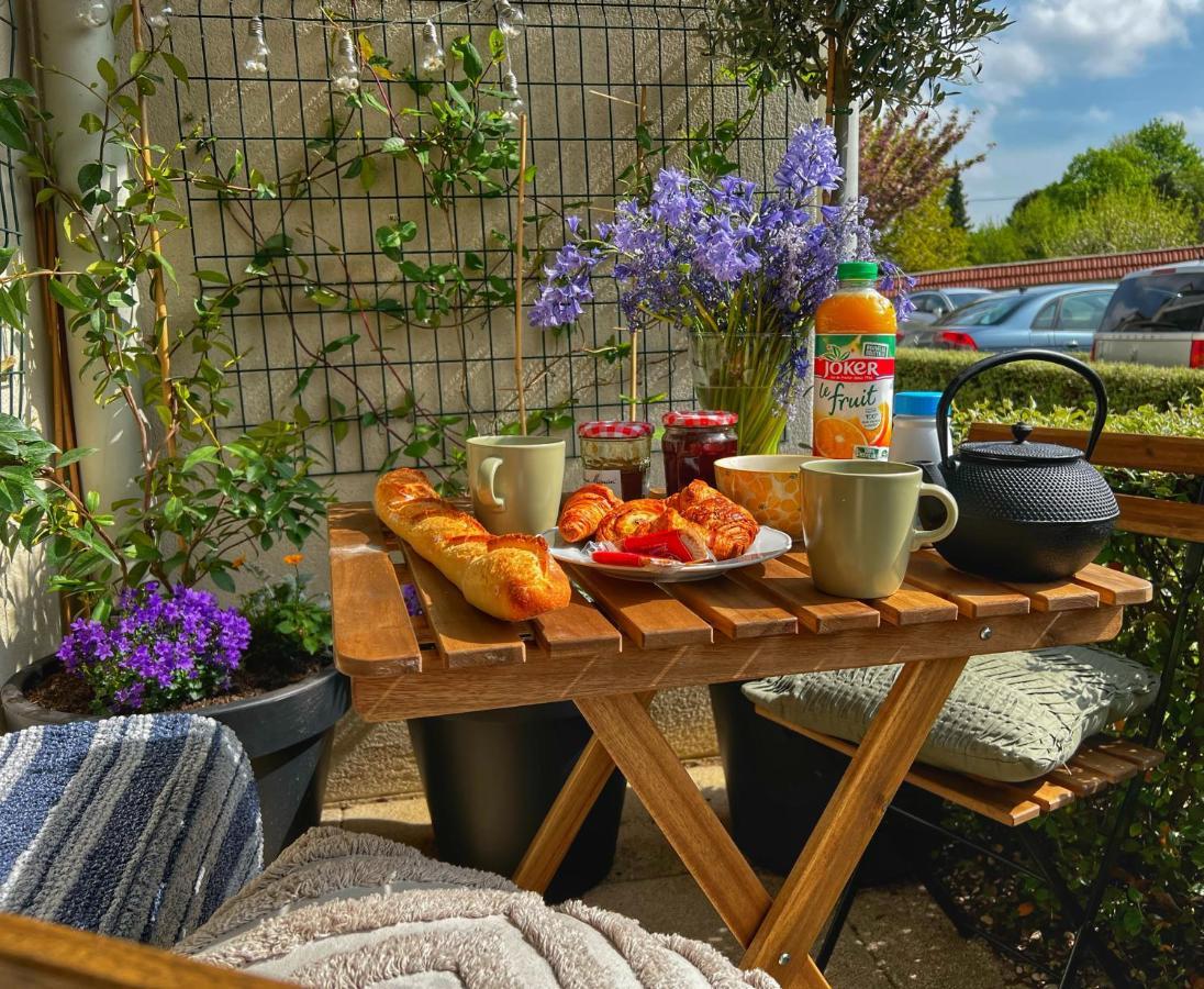La Voulzie Appartement - Proche Centre Avec Parking Prive Provins Esterno foto